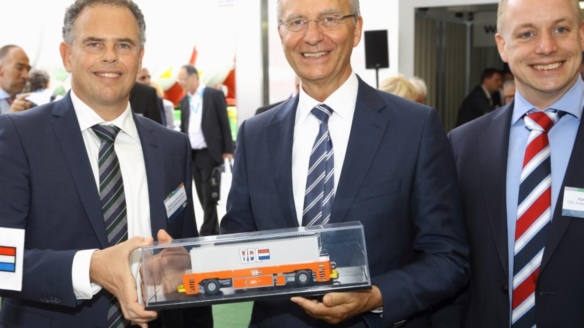 Launch of VDL AGV in mixed traffic at Transport Logistic Munich
