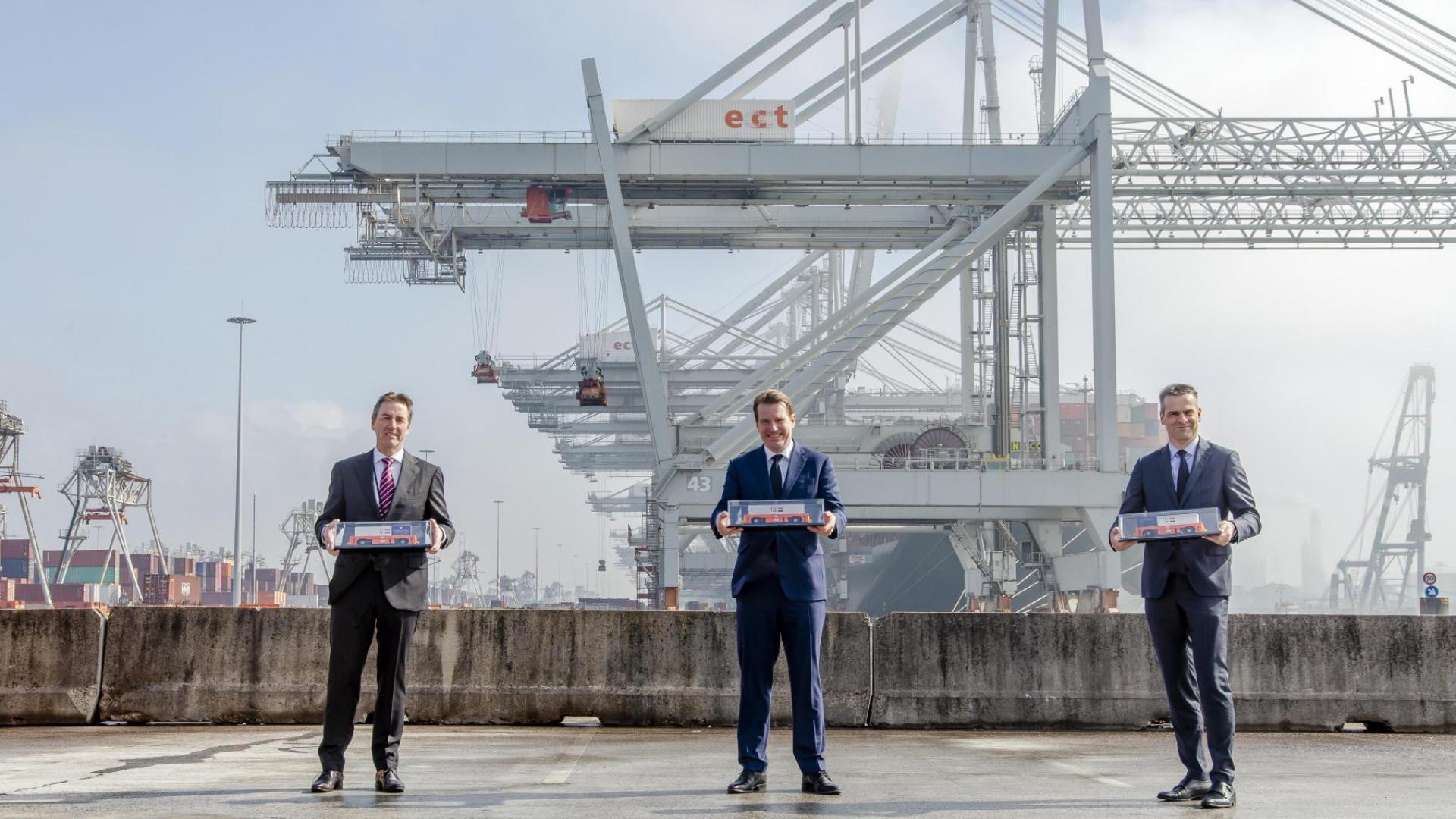 VDL acquires order for 77 automated guided vehicles for Port of Rotterdam
